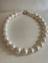 Load image into Gallery viewer, Emi-Lilly bold white pearl necklace
