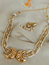 Load image into Gallery viewer, Chaand Choker
