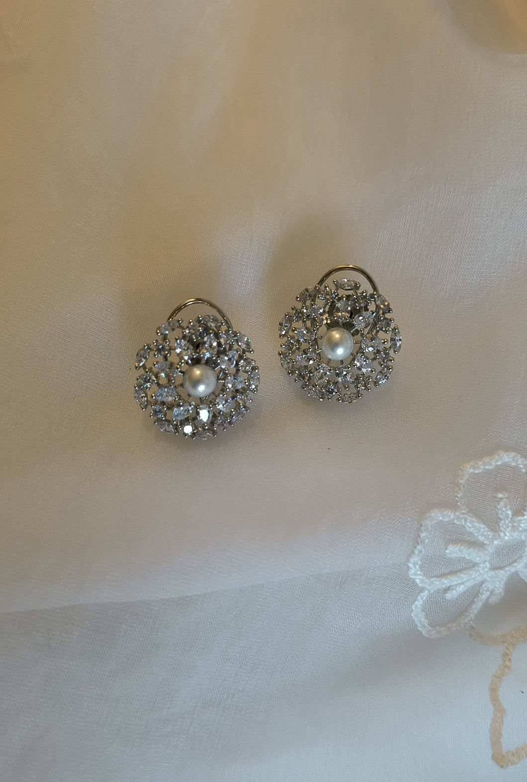 Raha Pearl Studs Silver