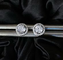 Load image into Gallery viewer, Duchess Grey Pearl Necklace
