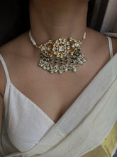 Load image into Gallery viewer, Suhani kundan choker set
