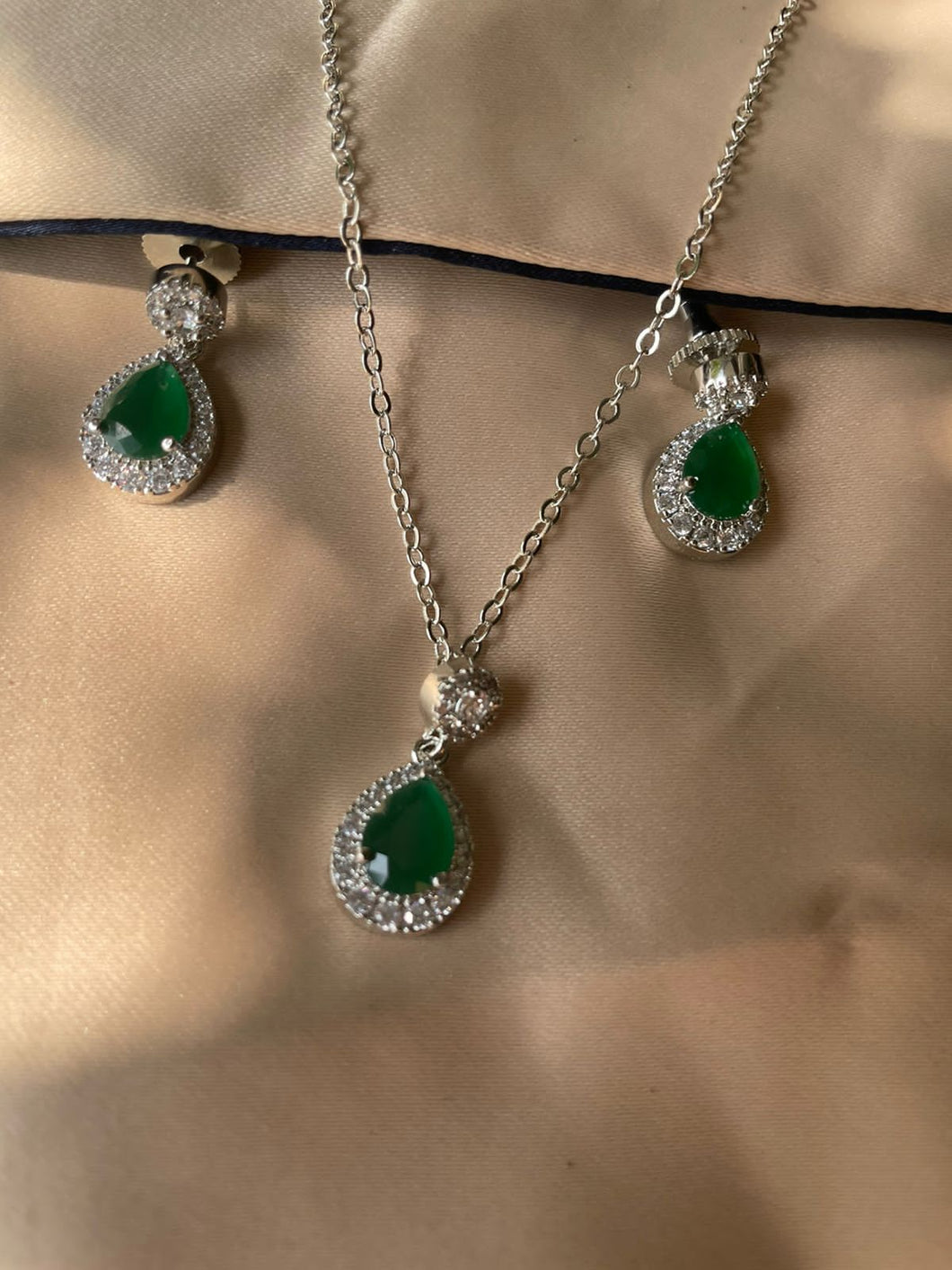 Forest Green Pendant Set